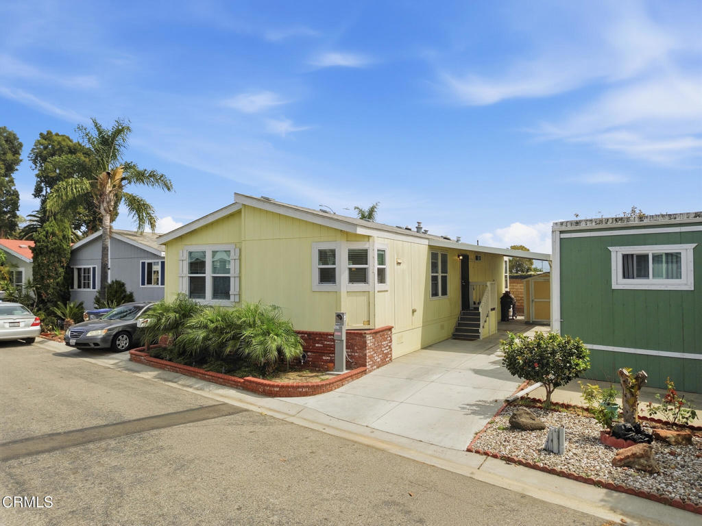 1657 Lime Avenue, Unit 87 Oxnard, CA 93033 - Photo 30 of 37 a view of a house with sitting area