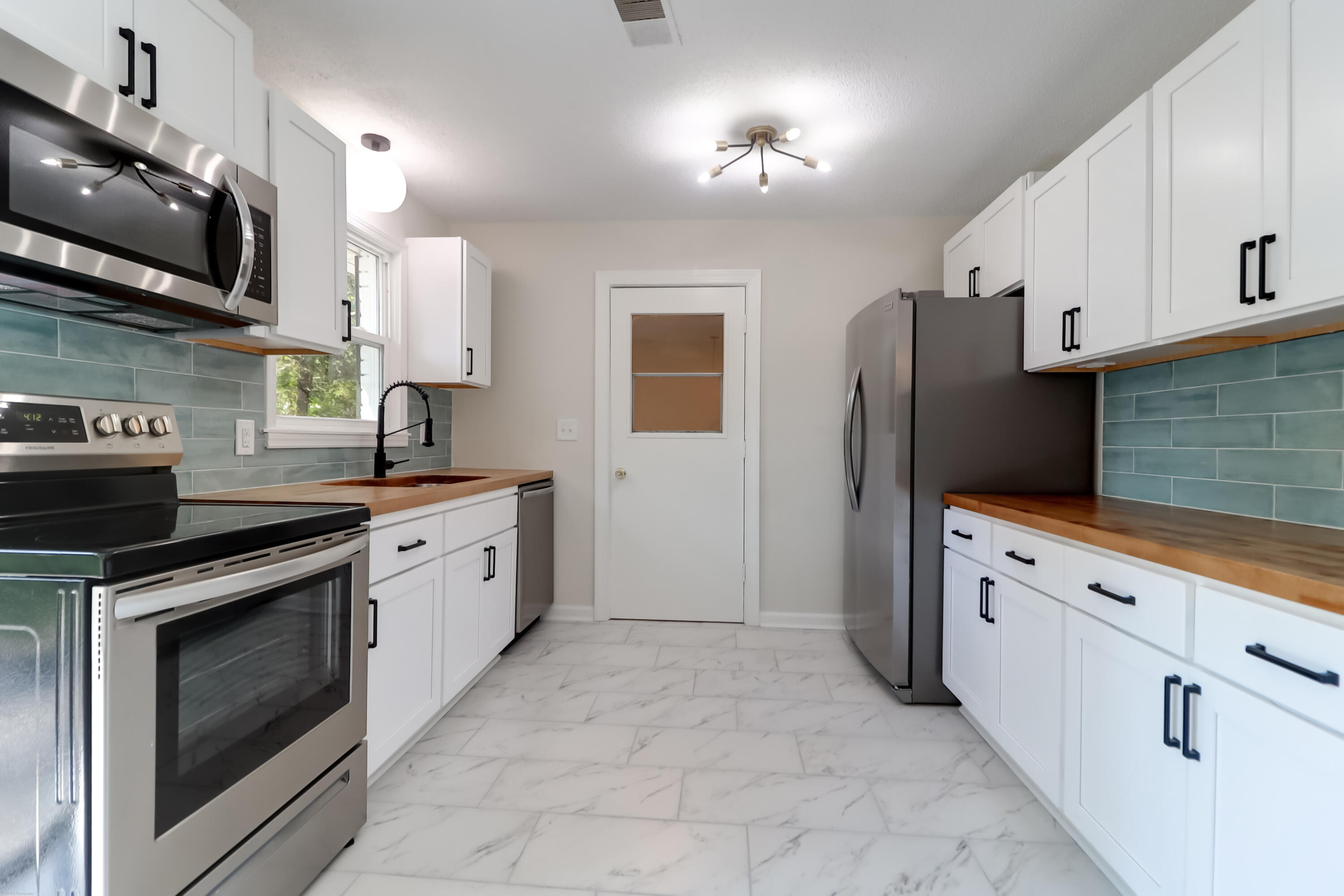 3302 Berryhill Road Johns Island, SC 29455 - Photo 8 of 25 Kitchen
