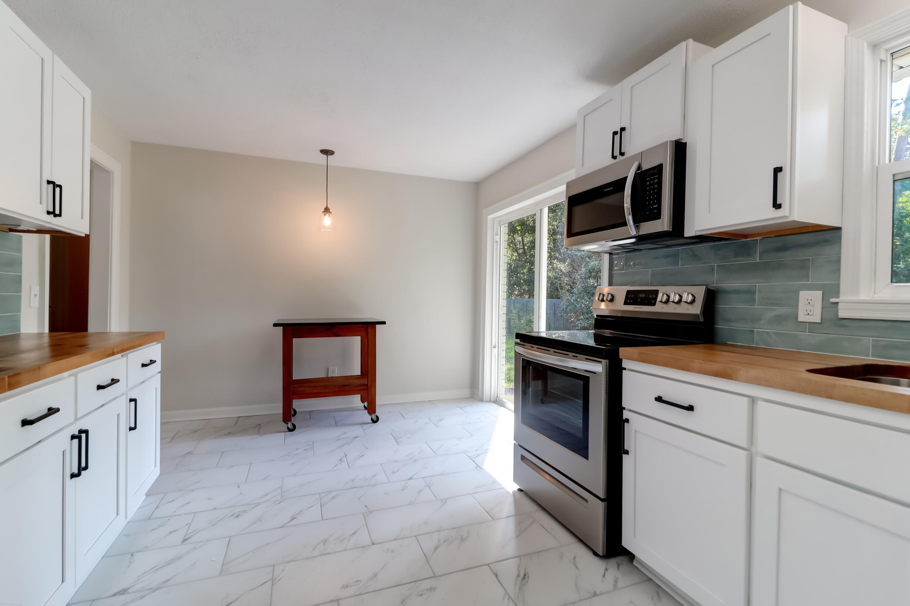 3302 Berryhill Road Johns Island, SC 29455 - Photo 9 of 25 Kitchen