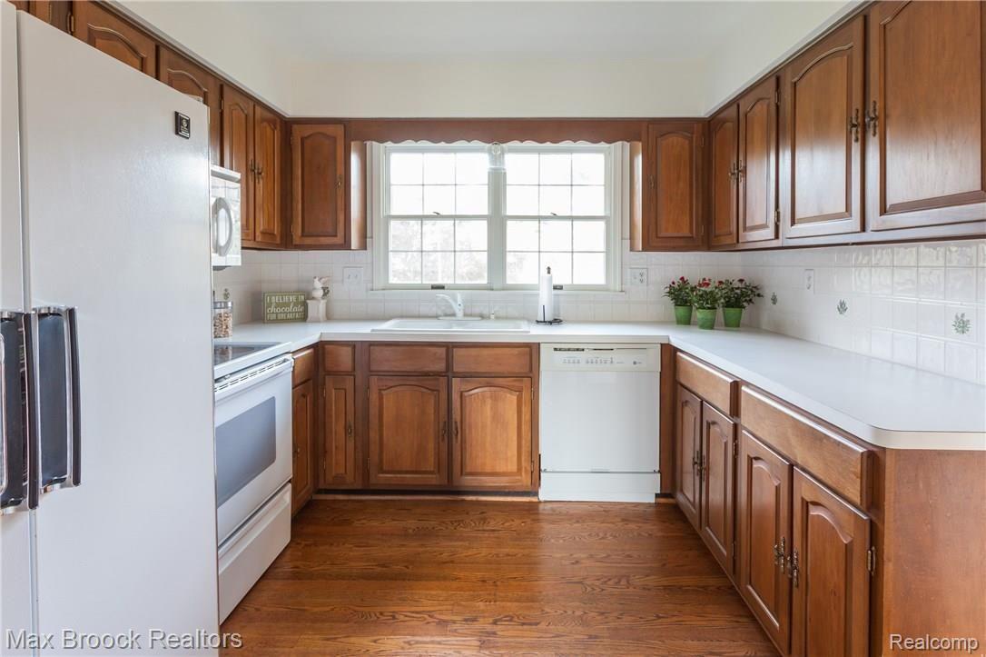 2372 Blockton Road Rochester, MI 48306 - Photo 11 of 43 IMG_7899.jpg