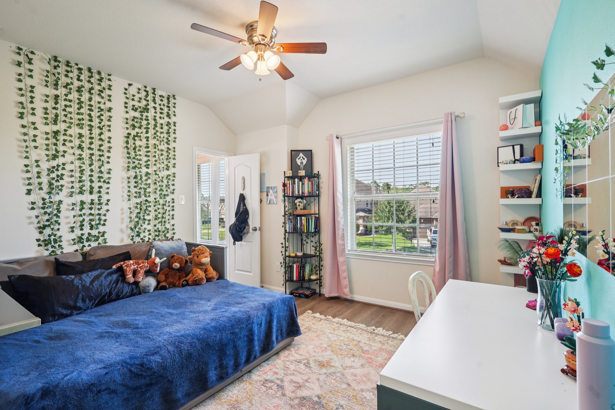 3663 Cottage Pines Lane Spring, TX 77386 - Photo 28 of 47 a bed room with a bed and a window