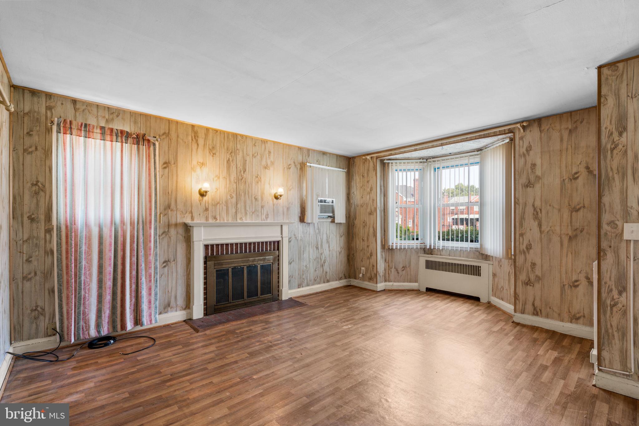 1601 Kingsway Road Baltimore, MD 21218 - Photo 2 of 31 Living Room