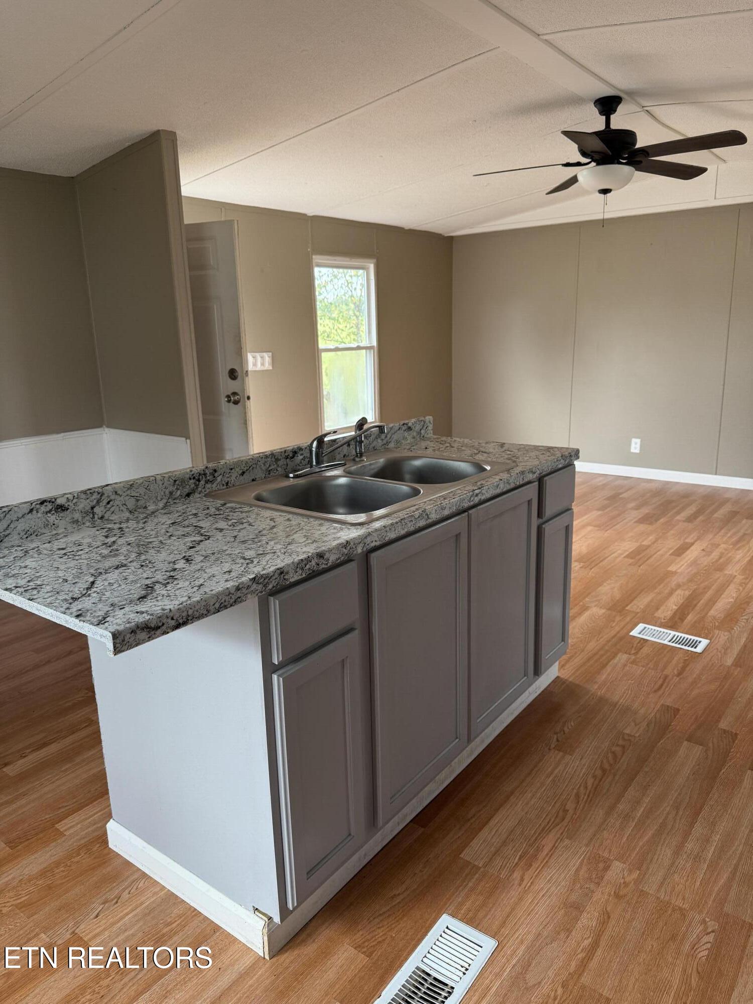 12 Kingswood Road Talbott, TN 37877 - Photo 5 of 10 KW 6