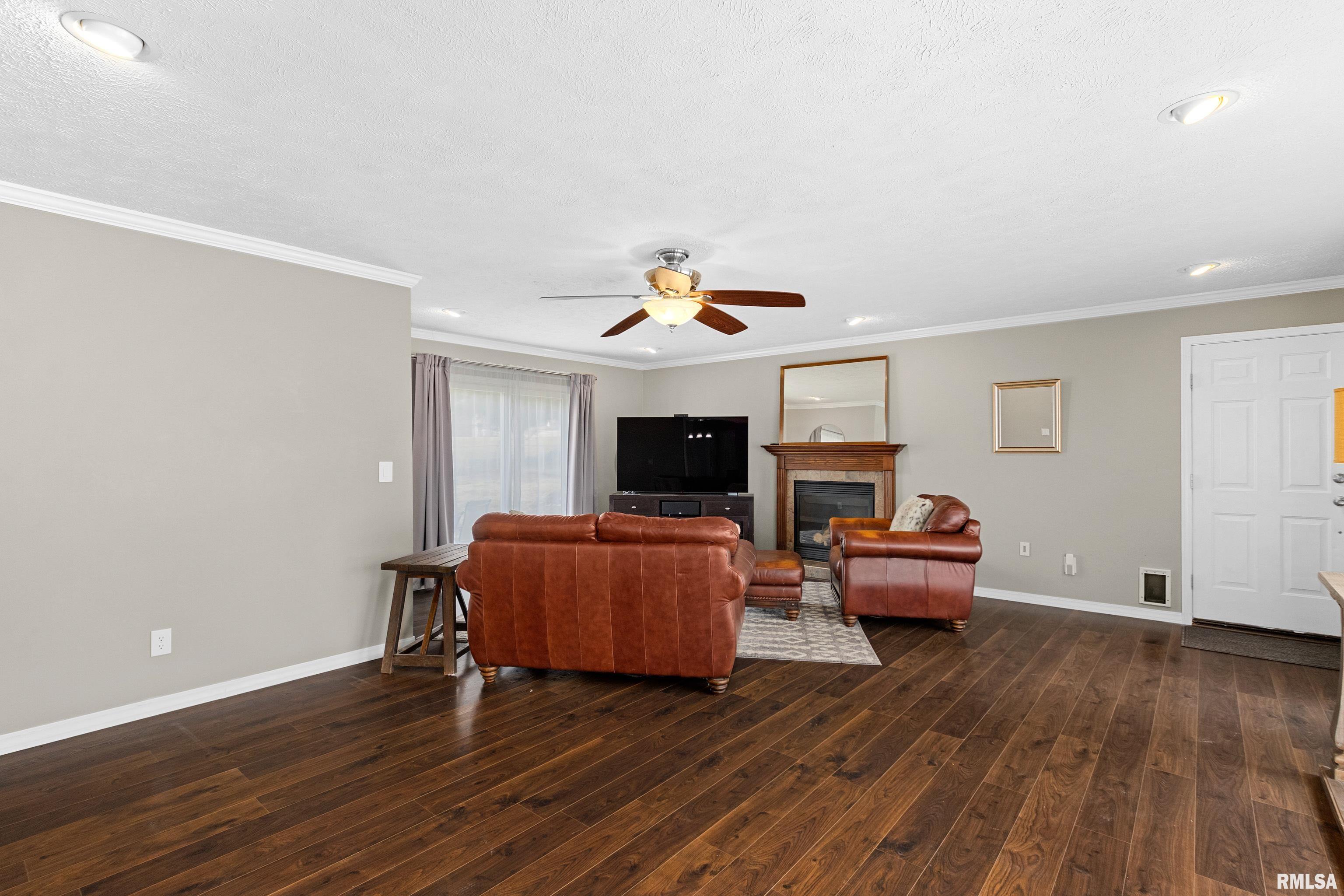 5 Exeter Road Mackinaw, IL 61755 - Photo 5 of 44