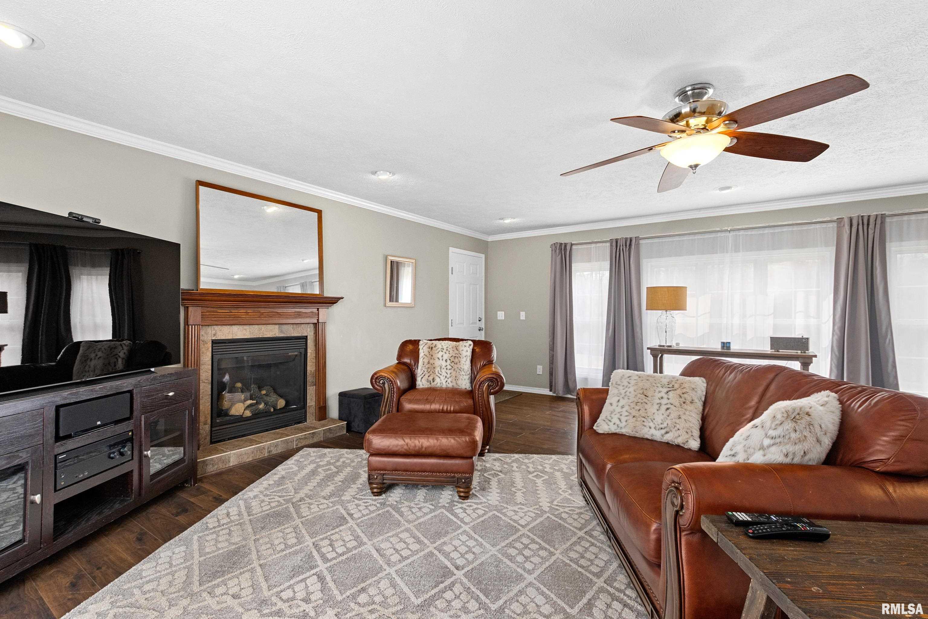 5 Exeter Road Mackinaw, IL 61755 - Photo 8 of 44