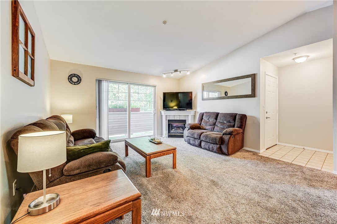 1001 West Casino Road, Unit C201 Everett, WA 98204 - Photo 2 of 19