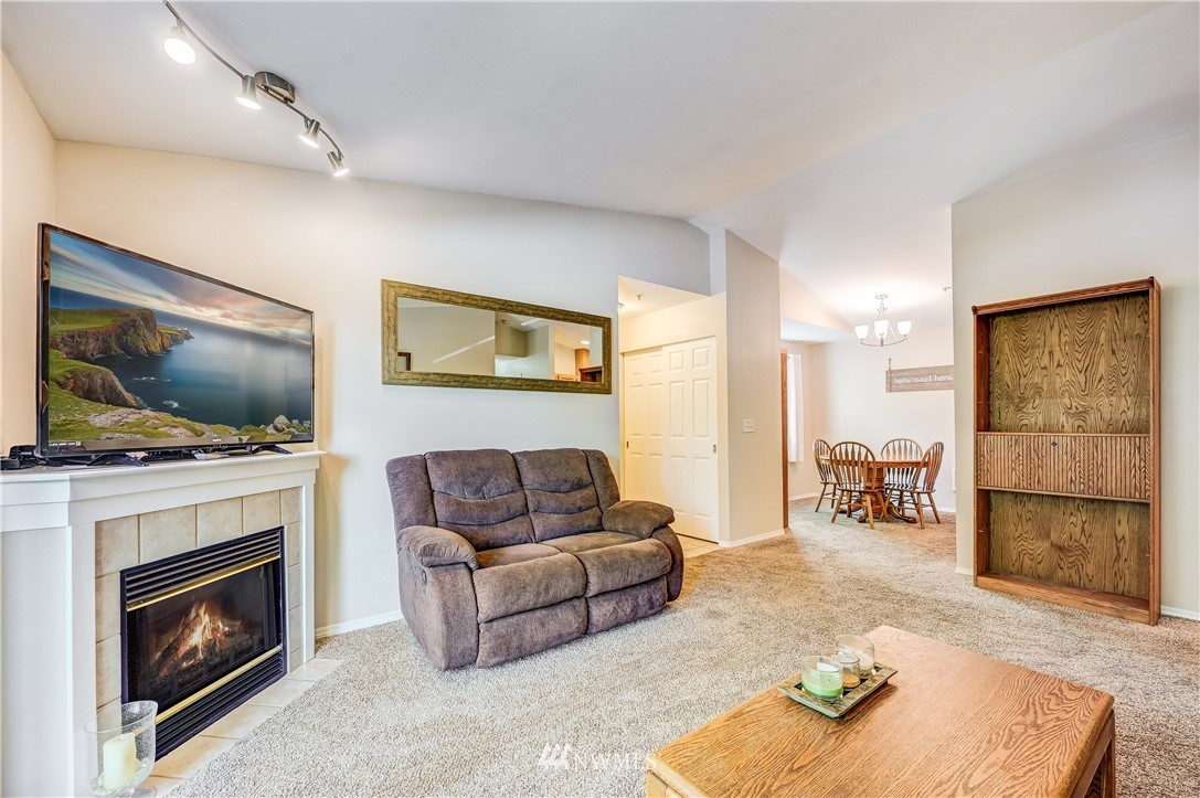 1001 West Casino Road, Unit C201 Everett, WA 98204 - Photo 3 of 19