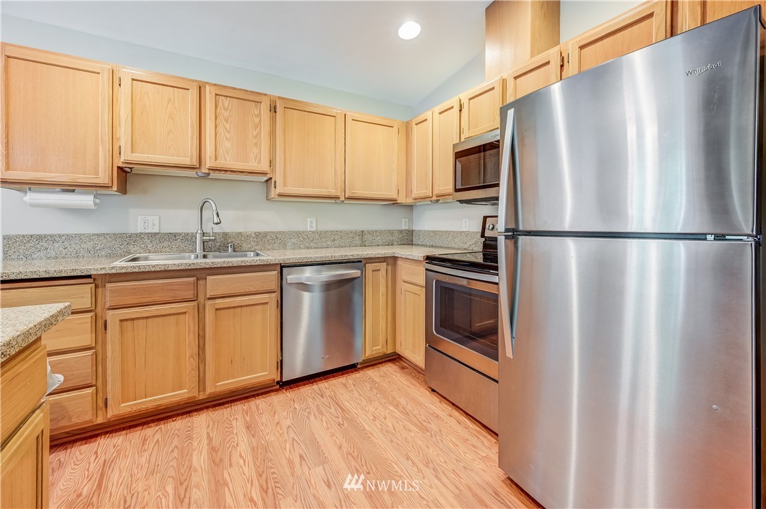 1001 West Casino Road, Unit C201 Everett, WA 98204 - Photo 5 of 19