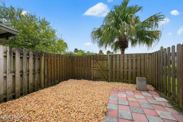 $1,600 | 168 West Sandalwood Court, Daytona Beach, FL 32119