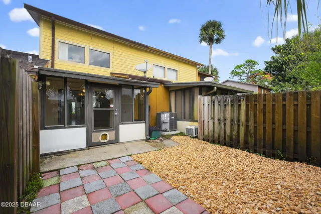 $1,600 | 168 West Sandalwood Court, Daytona Beach, FL 32119