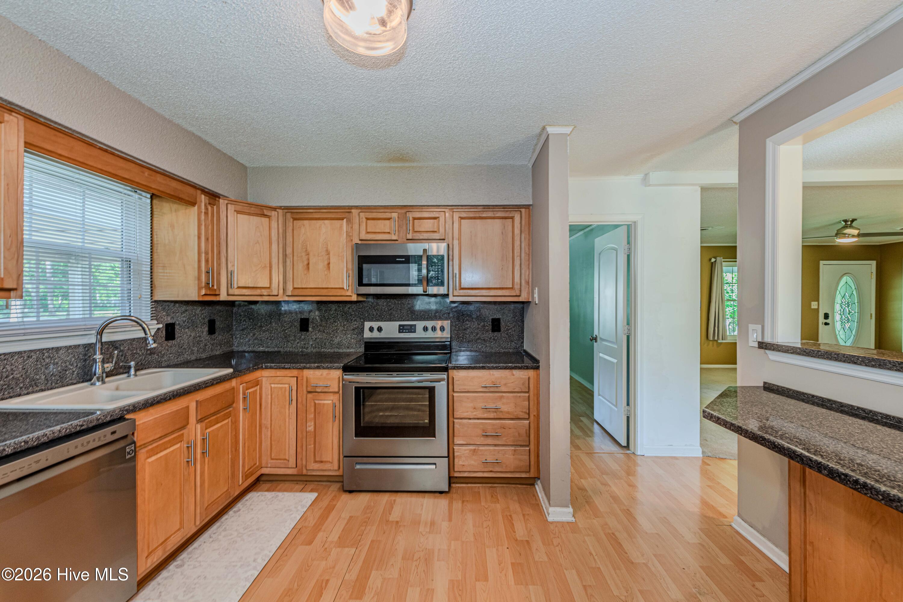 800 Mill River Road Jacksonville, NC 28540 - Photo 9 of 60 Kitchen