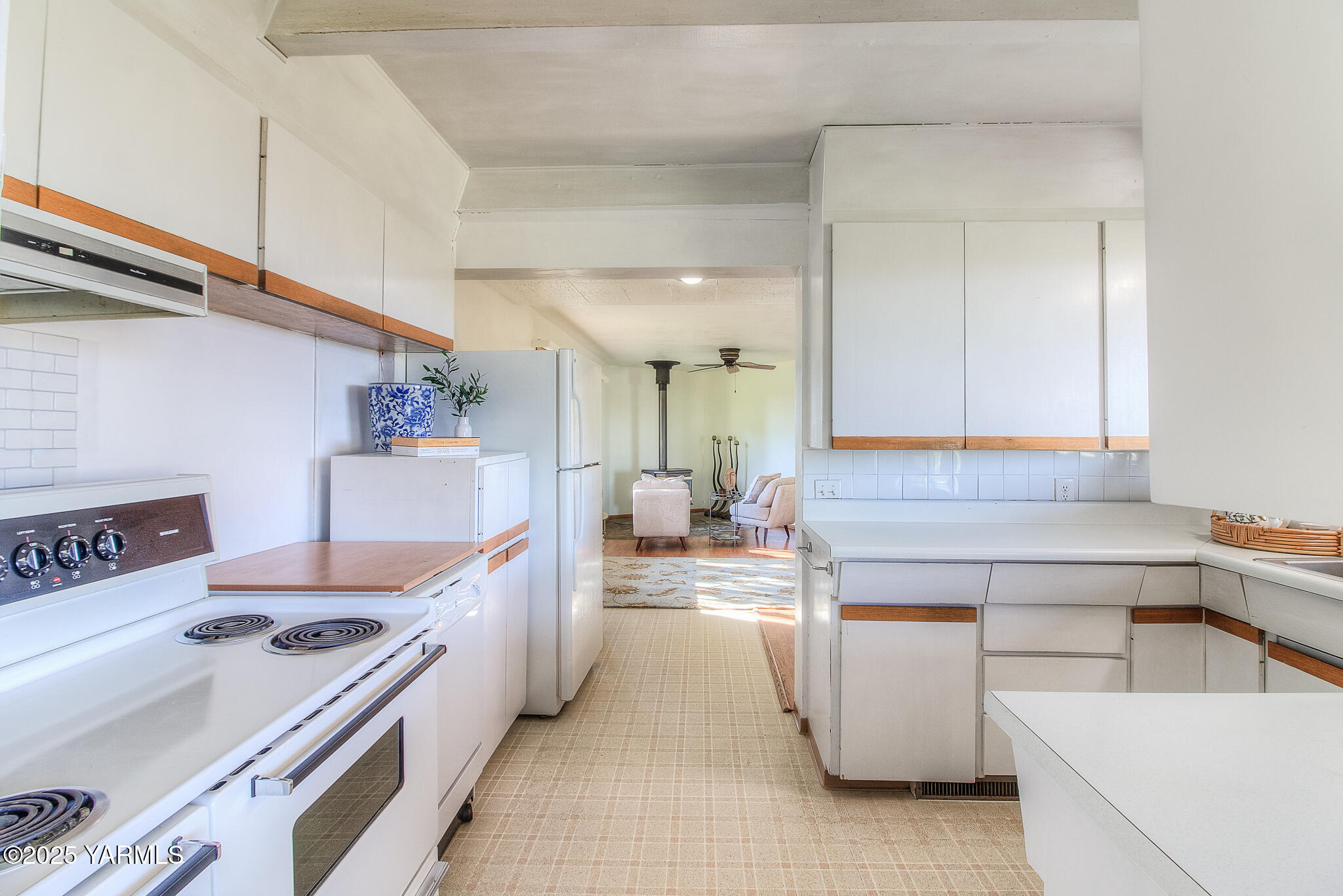 4102 Naches Heights Road Yakima, WA 98908 - Photo 17 of 41 Kitchen