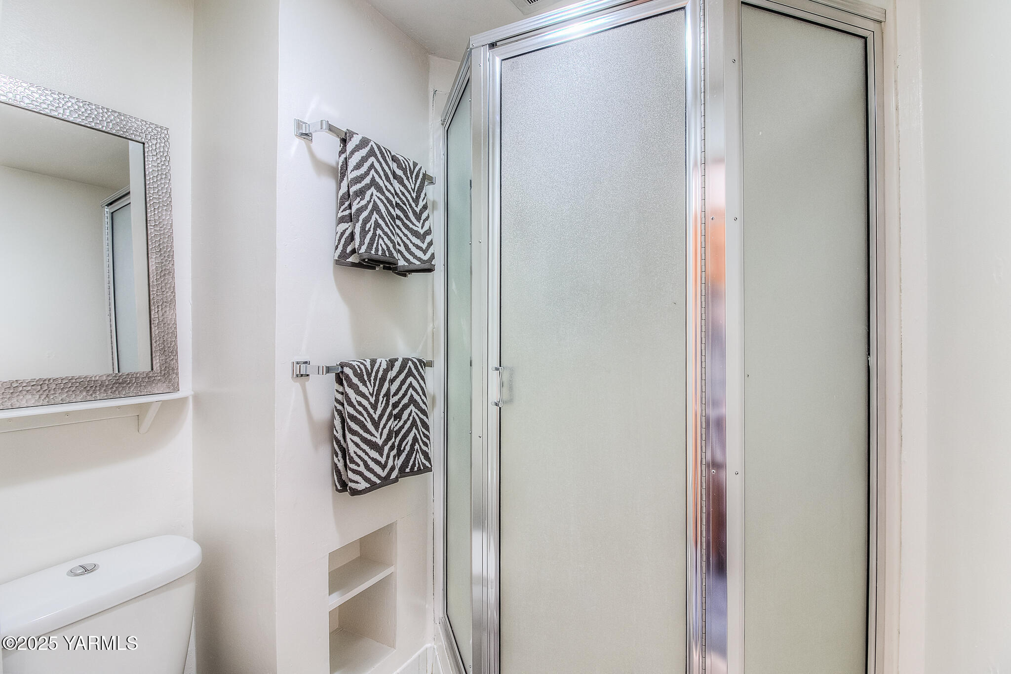 4102 Naches Heights Road Yakima, WA 98908 - Photo 24 of 41 Primary Bath