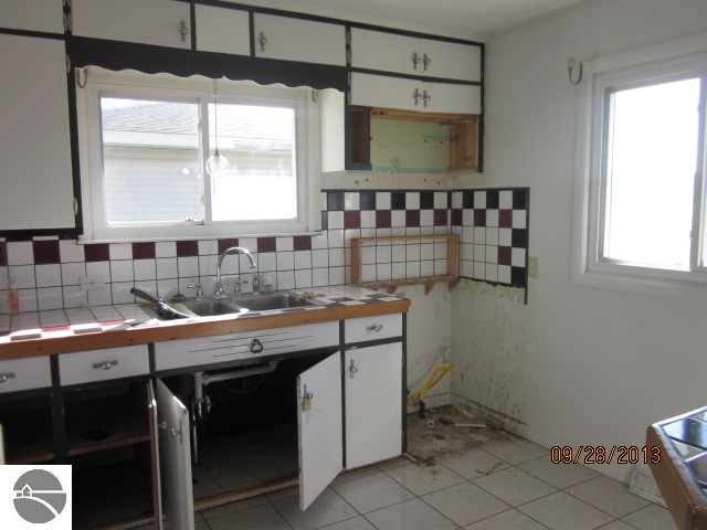 5520 North State Road Alma, MI 48801 - Photo 4 of 12 1777513-3.JPG