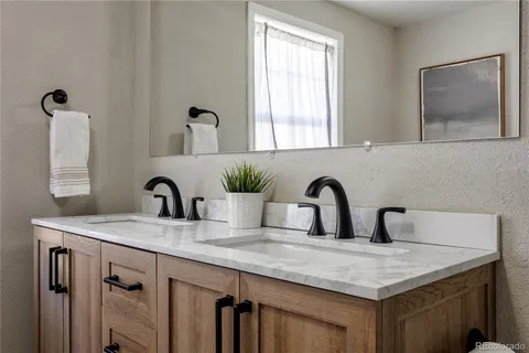 a close view of sink and tap