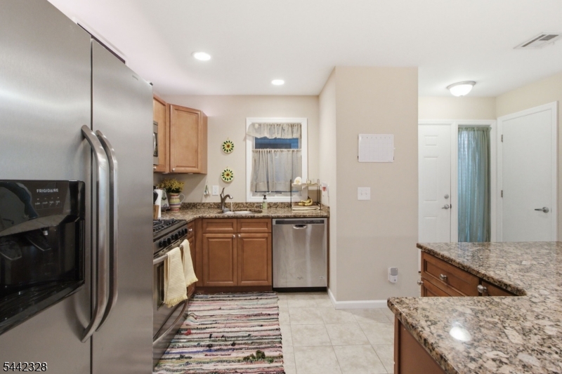 9 Sam Bonnell Drive, Unit 9 Clinton, NJ 08809 - Photo 14 of 30