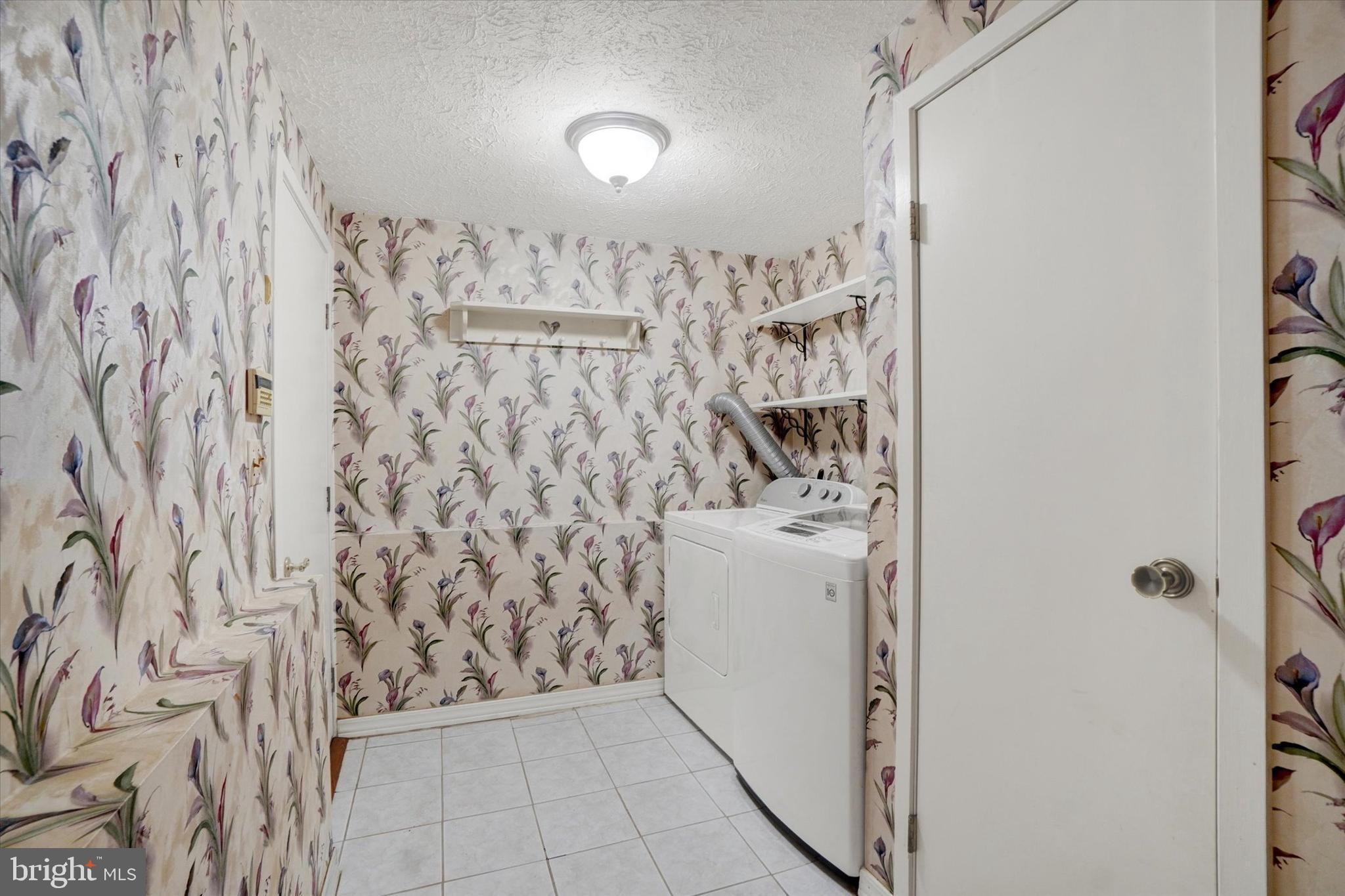 15801 Ensor Mill Road Sparks Glencoe, MD 21152 - Photo 16 of 31 A laundry room with garage access...