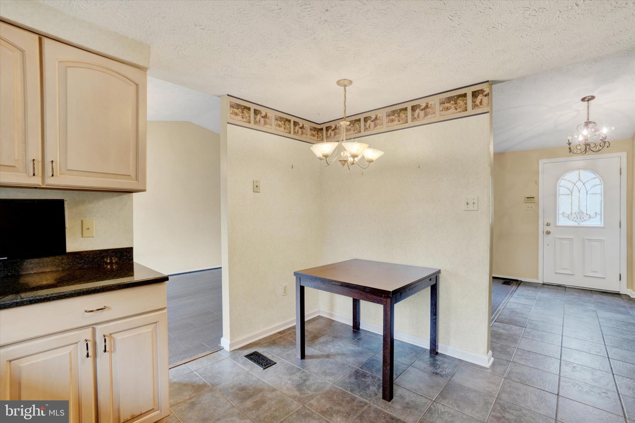 15801 Ensor Mill Road Sparks Glencoe, MD 21152 - Photo 25 of 31 And space for a table.