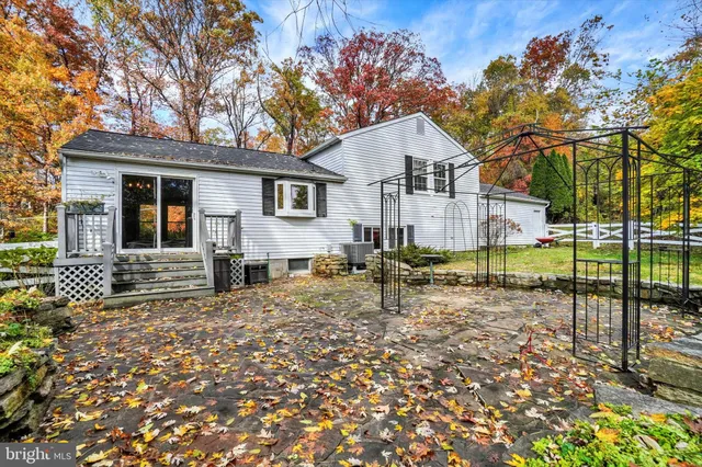 a house view with a outdoor space