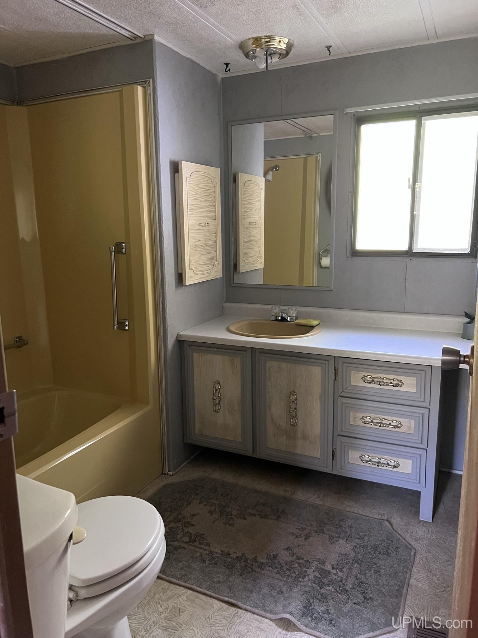 9896 Graves Road Manistique, MI 49854 - Photo 12 of 18 Gallery Image 12