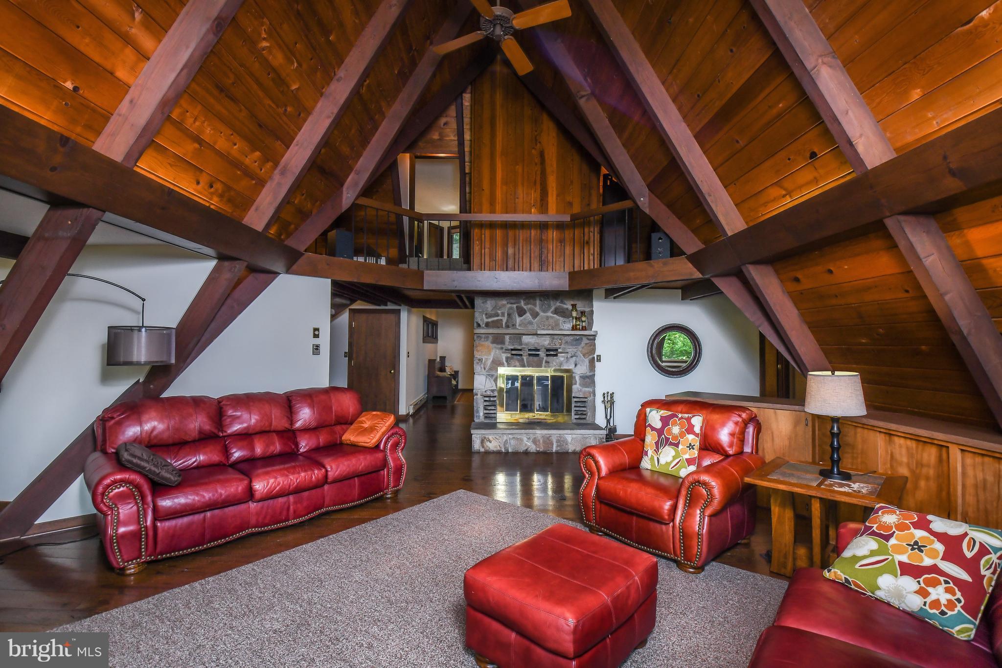 726 Pine Tree Point Road Swanton, MD 21561 - Photo 5 of 30 Living Room