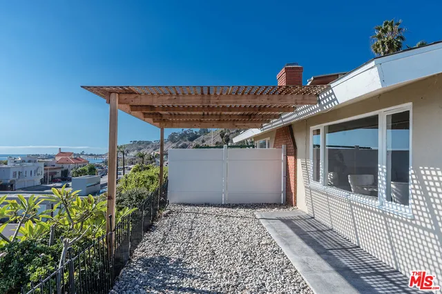 $6,000 | 22609 Pacific Coast Highway, Unit A, Malibu, CA 90265