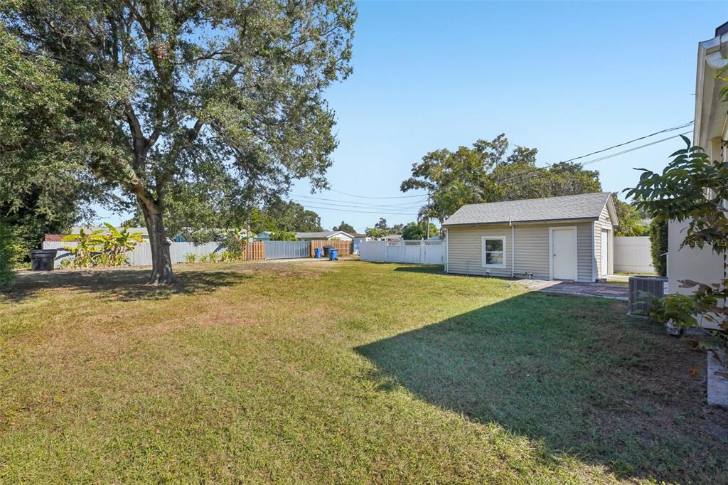 4809 33rd Avenue North St. Petersburg, FL 33713 - Photo 6 of 62 a front view of house with yard and trees
