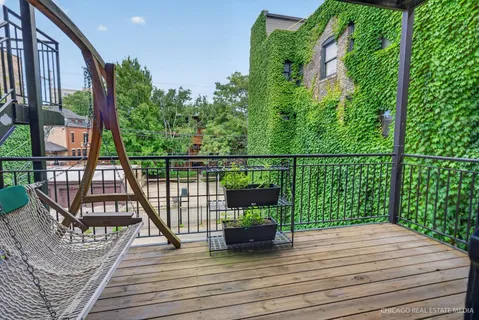 4711 North Malden Street, Unit 2S, Chicago, IL 60640
