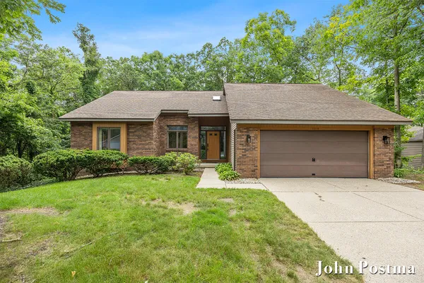 $465,000 | 2200 Northridge Drive Northeast, Grand Rapids, MI 49525