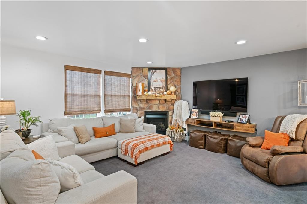 1877 George Circle Irwin, PA 15642 - Photo 16 of 35