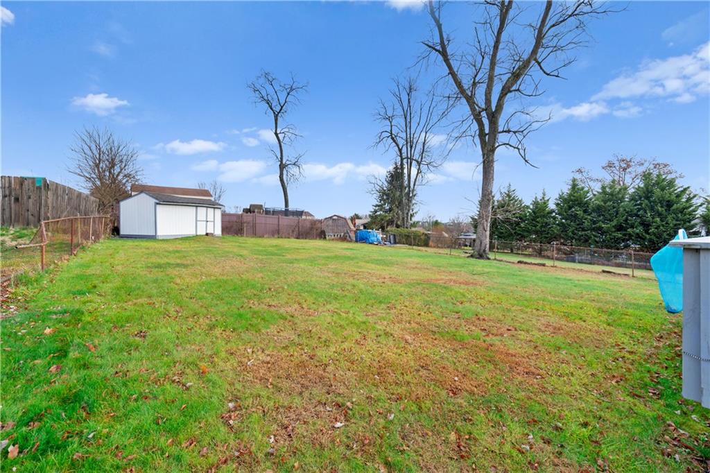 1877 George Circle Irwin, PA 15642 - Photo 8 of 35