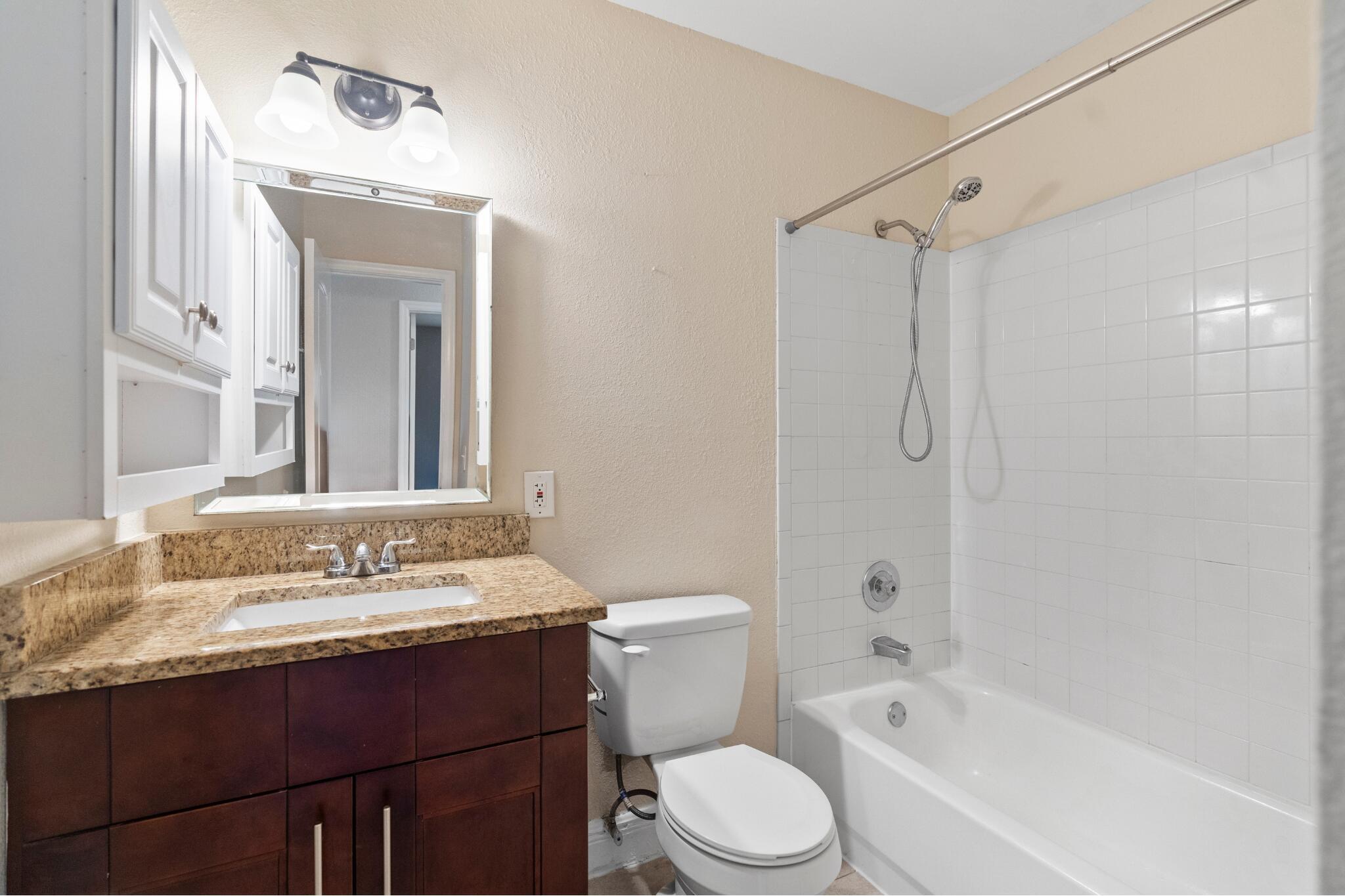 4784 Alfresco Street Boca Raton, FL 33428 - Photo 23 of 34 Full Bathroom