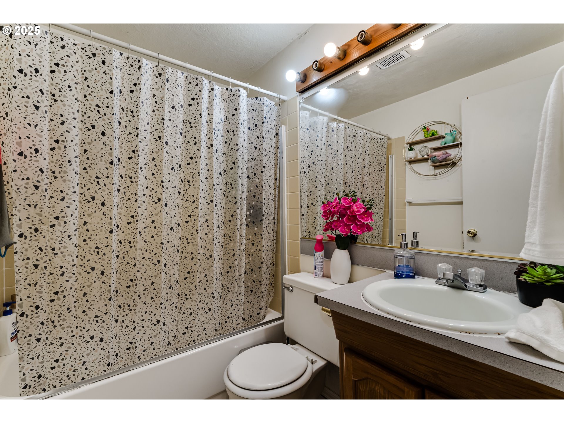 3736 Peppertree Drive Eugene, OR 97402 - Photo 12 of 16