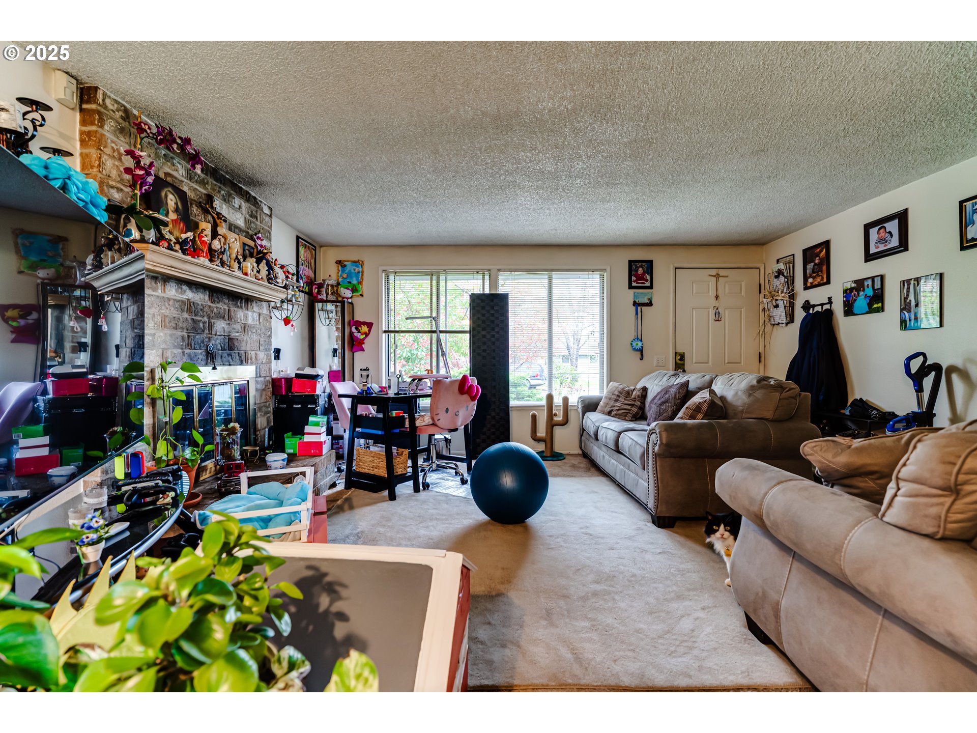 3736 Peppertree Drive Eugene, OR 97402 - Photo 3 of 16