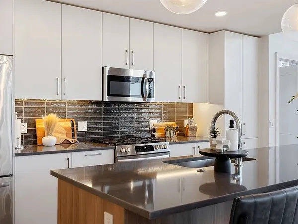 $5,500 | 1212 Demonbreun Street, Unit 615, Nashville, TN 37203