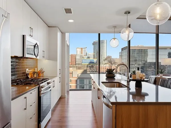 $5,500 | 1212 Demonbreun Street, Unit 615, Nashville, TN 37203