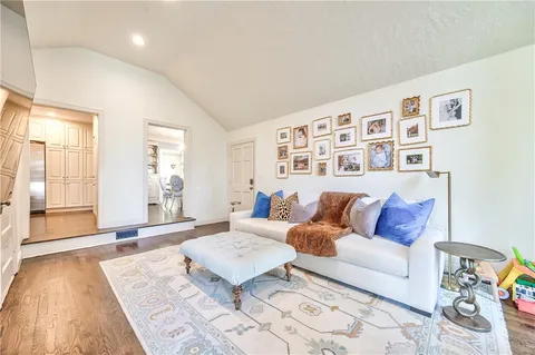 $725,000 | 634 Greenway Terrace, Kansas City, MO 64113