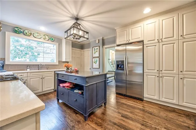 $725,000 | 634 Greenway Terrace, Kansas City, MO 64113