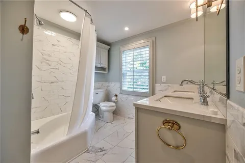 $725,000 | 634 Greenway Terrace, Kansas City, MO 64113