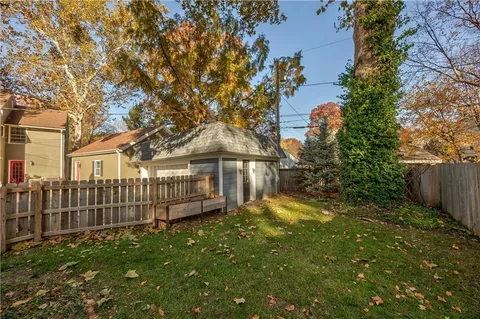 $725,000 | 634 Greenway Terrace, Kansas City, MO 64113