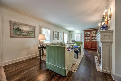 $725,000 | 634 Greenway Terrace, Kansas City, MO 64113