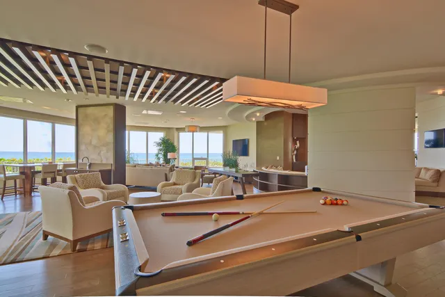 a view of a yard with a fountain