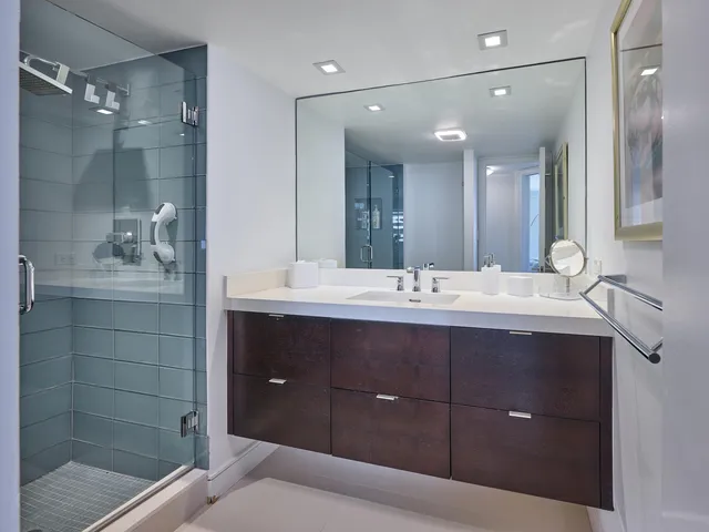 a view of walk in closet