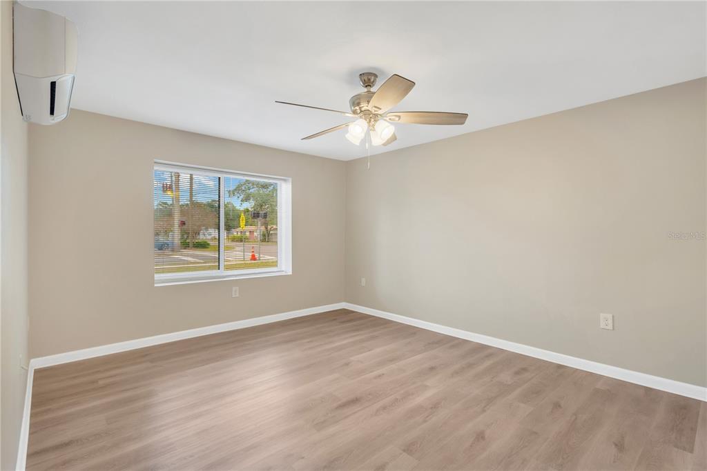 559 Norfolk Street Dunedin, FL 34698 - Photo 12 of 26