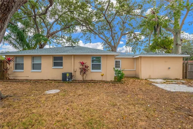 $425,000 | 559 Norfolk Street, Dunedin, FL 34698