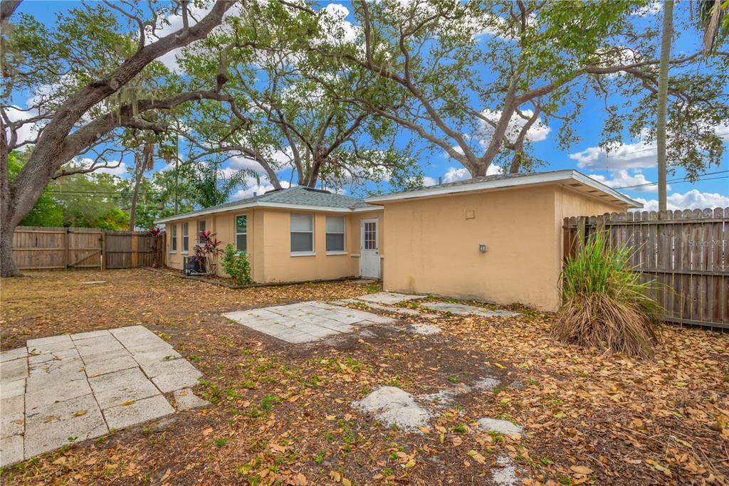 559 Norfolk Street Dunedin, FL 34698 - Photo 23 of 26