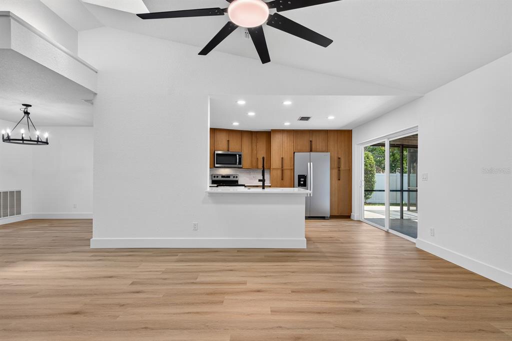 1043 Ridge View Lane Palm Harbor, FL 34683 - Photo 23 of 59 Gallery Image 23