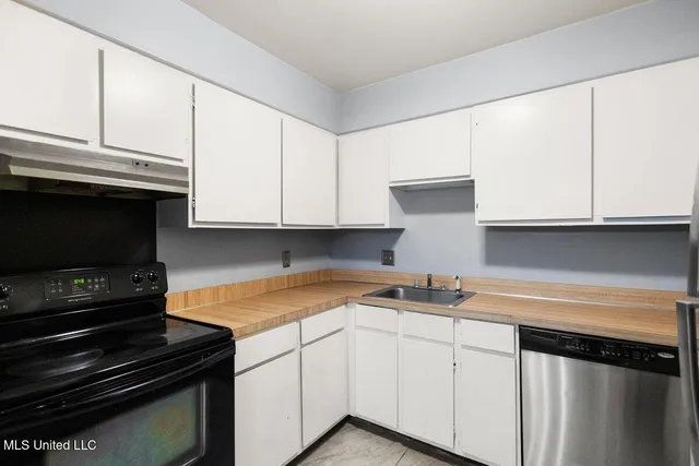 $90,000 | 5155 Wayneland Drive, Unit F6, Jackson, MS 39211