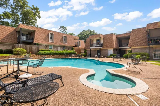$90,000 | 5155 Wayneland Drive, Unit F6, Jackson, MS 39211