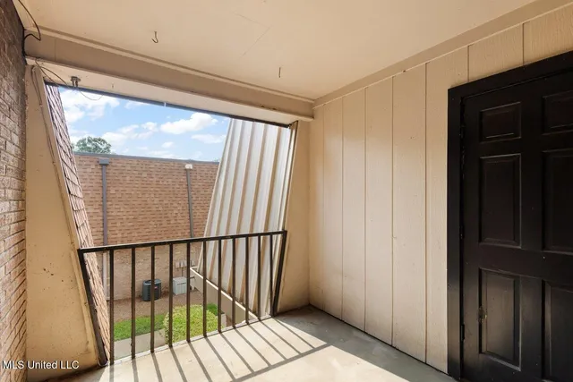 $90,000 | 5155 Wayneland Drive, Unit F6, Jackson, MS 39211